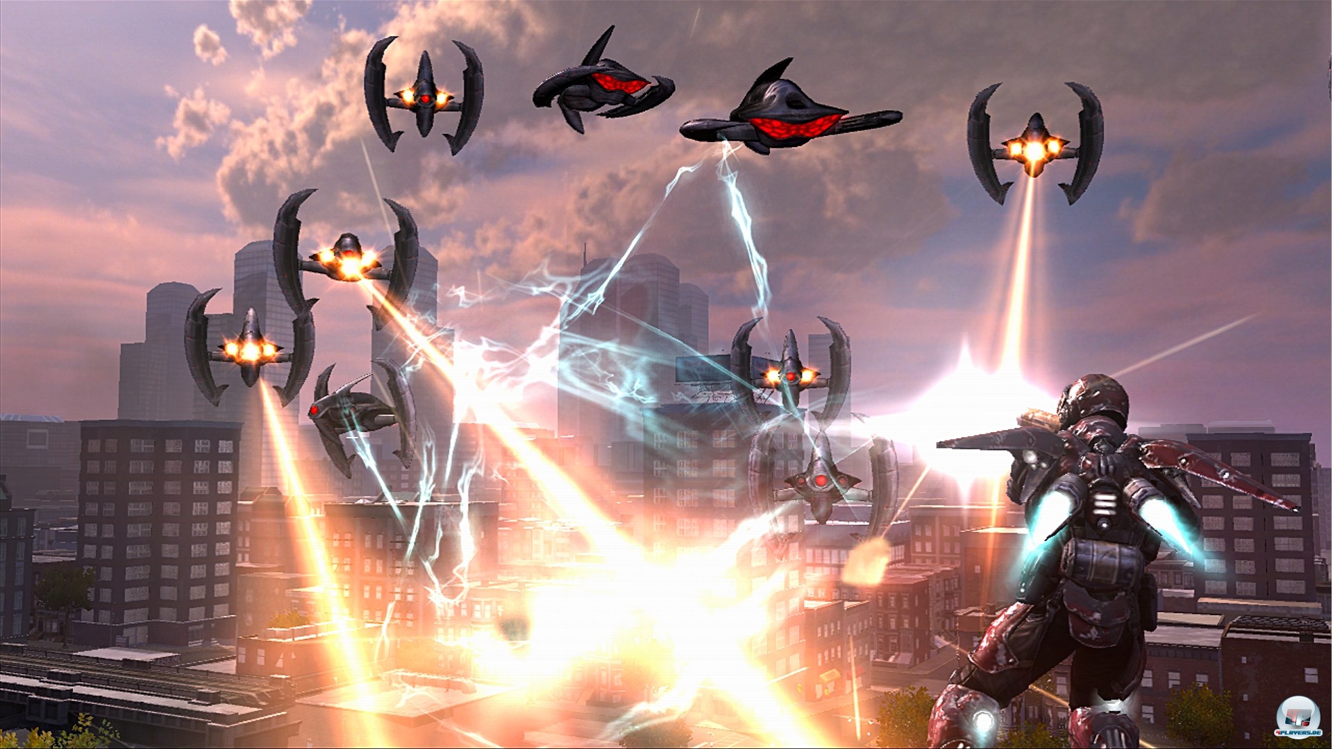 Gleißende Explosionen, Insekten und Außerirdische sind die ständigen Begleiter der Earth Defense Force Gleißende Explosionen, Insekten und Außerirdische sind die ständigen Begleiter der Earth Defense Force
