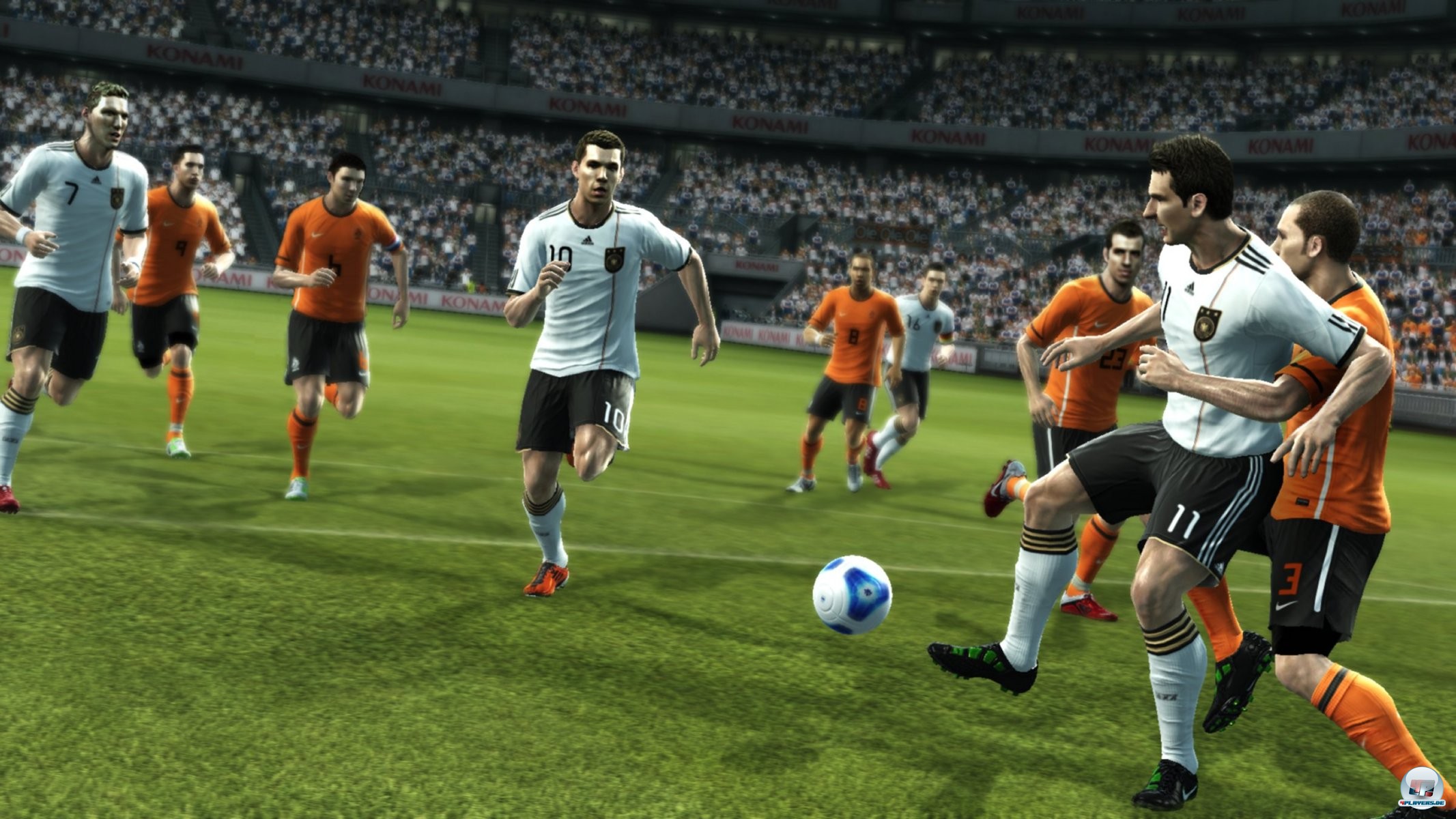 Die Spiele in PES 2012 versprechen dank der �berarbeiteten KI sowie verbesserten Kollisionen viel Dynamik. 