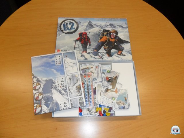 K2 kostet knapp 30 Euro und erschien in zweiter Edition beim Heidelberger Spielverlag. Es ist für ein bis fünf Spieler geeignet. K2 kostet knapp 30 Euro und erschien in zweiter Edition beim Heidelberger Spielverlag. Es ist für ein bis fünf Spieler geeignet.